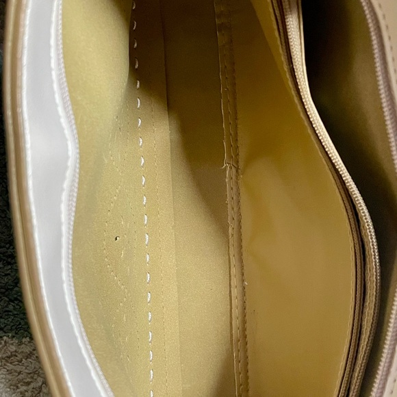 Mondani New York Cream Vintage Leather handbag with cut out design - Picture 5 of 6